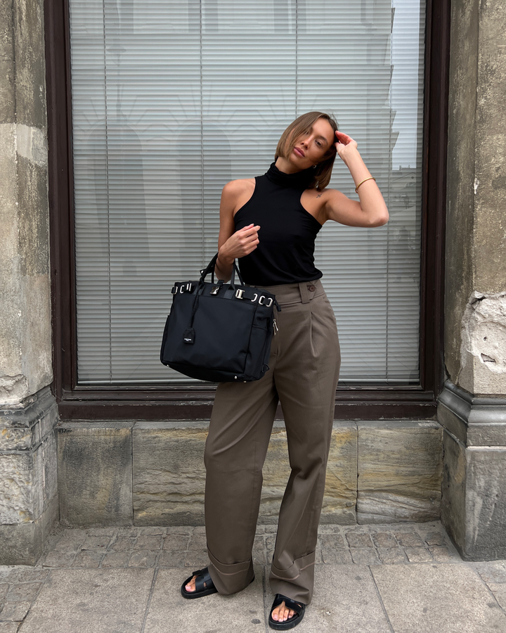 21CB090F-8AA7-41B5-BFD6- 21CB090F-8AA7-41B5-BFD6-